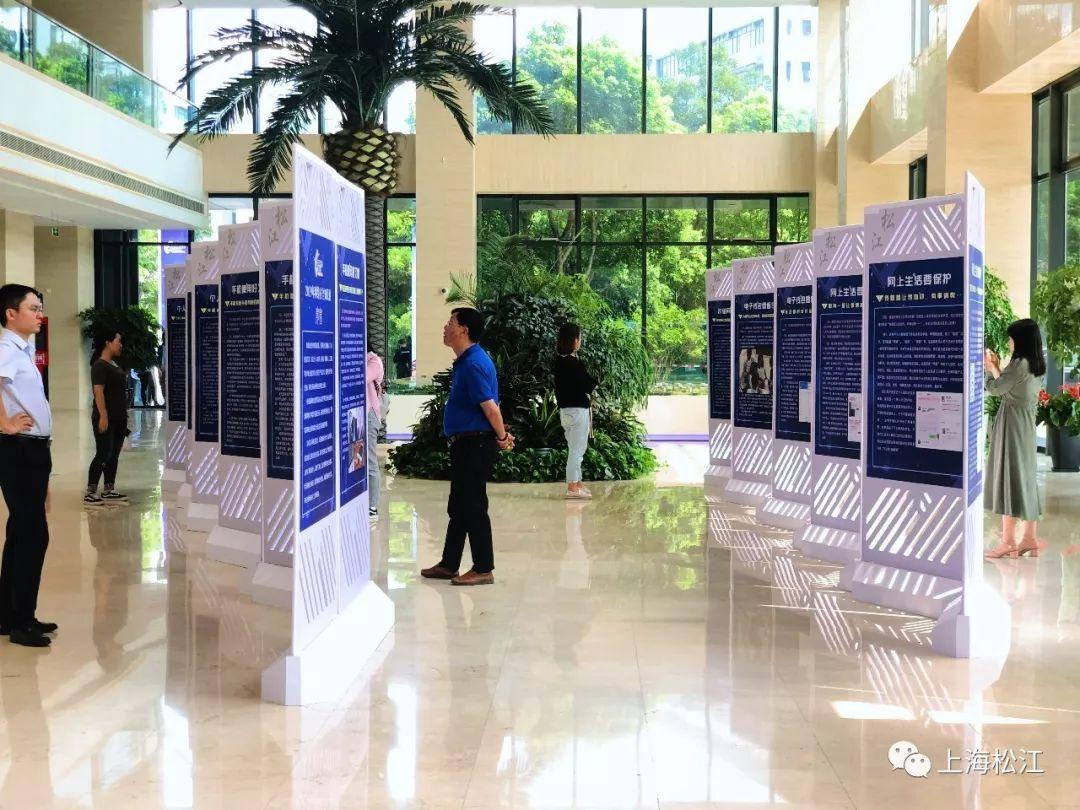 教材内藏付费二维码？出版社回应，学习与成就感的探索之旅