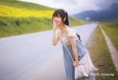 贾玲最新动态，拥抱自然，内心宁静之旅