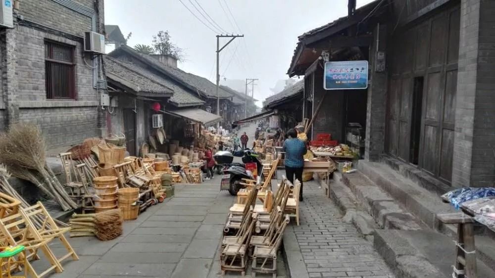 乐山最新动态揭秘，小巷深处的独特风味