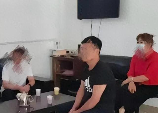 探索小巷深处的独特小店，隐藏版特色环境与美食之旅