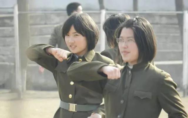 最新女兵小说，蜕变之路——自信与荣耀的启航之旅