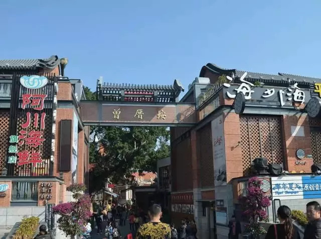 上海封城下的隐秘小巷，发现一家特色小店的故事