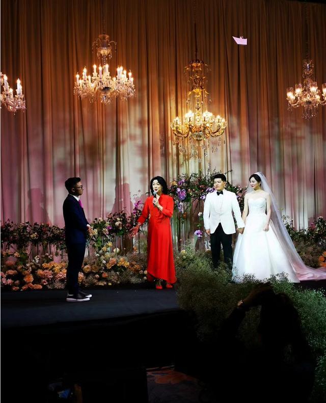 友情、爱情与家庭的温馨日常，最新证婚词分享