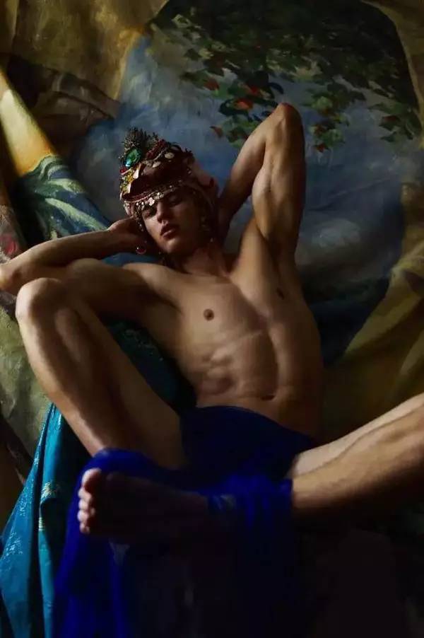 最新裸男,最新裸男时尚潮流，小红书带你探索裸男的魅力世界！