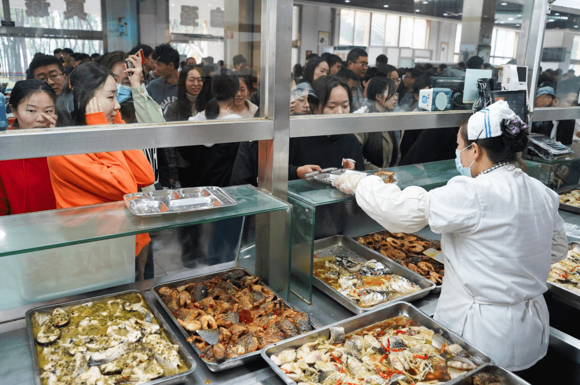 最新武汉食堂信息汇总，一站式了解各大食堂动态