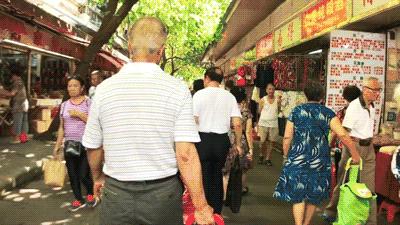 东方卫视新综艺节目探寻小巷美食小店之旅