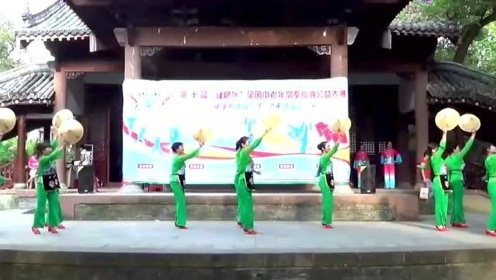 最新最好看的斗笠舞，展现变化、学习与自信的力量